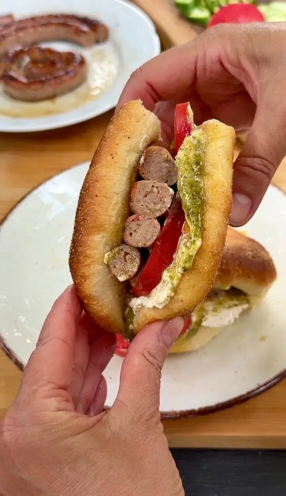 Вкусни сандвичи с домашни питки и Майсторски карнак Родопа Троян
