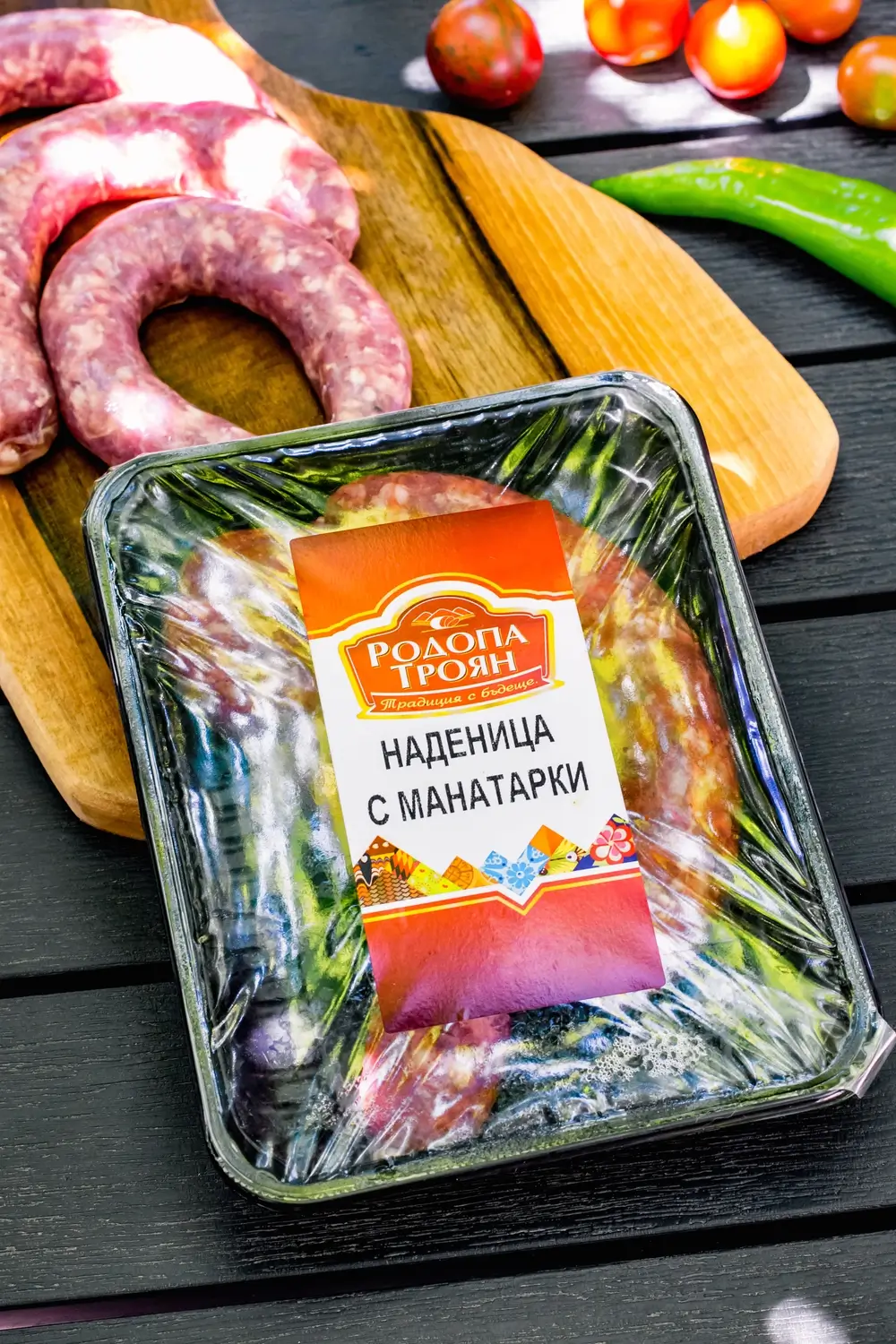 Наденица с манатарки на барбекю с хумус и кедрови ядки 1
